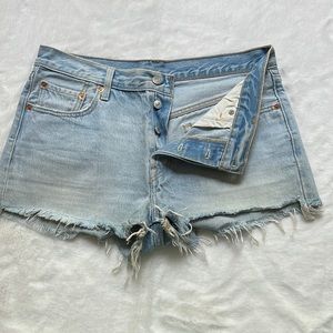 Levi’s shorts size 29